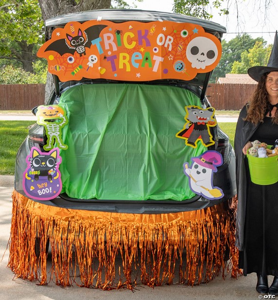 Deluxe Boo Crew Trunk-or-Treat Decorating Kit - 7 Pc.