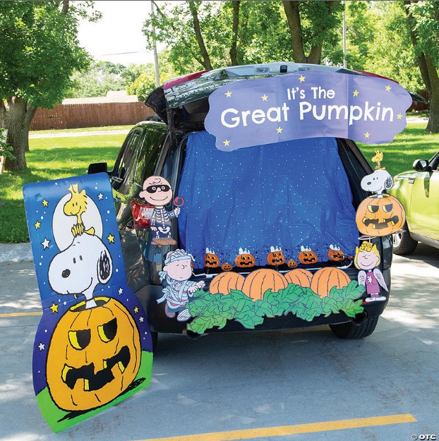 Deluxe Peanuts® It's the Great Pumpkin Trunk-or-Treat Decorating Kit - 8 Pc.